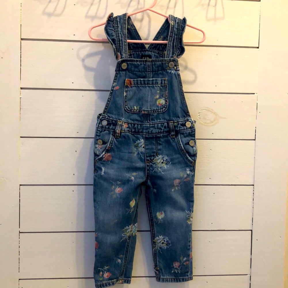 Gap floral overalls with ruffled straps